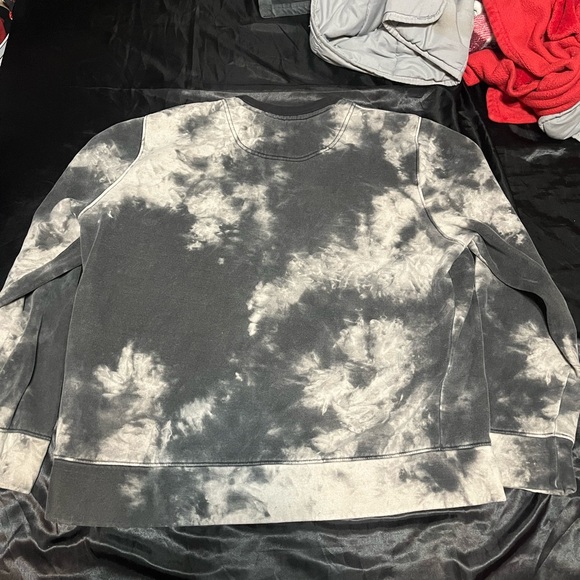 gray and black and white hollister crewneck - Picture 4 of 4